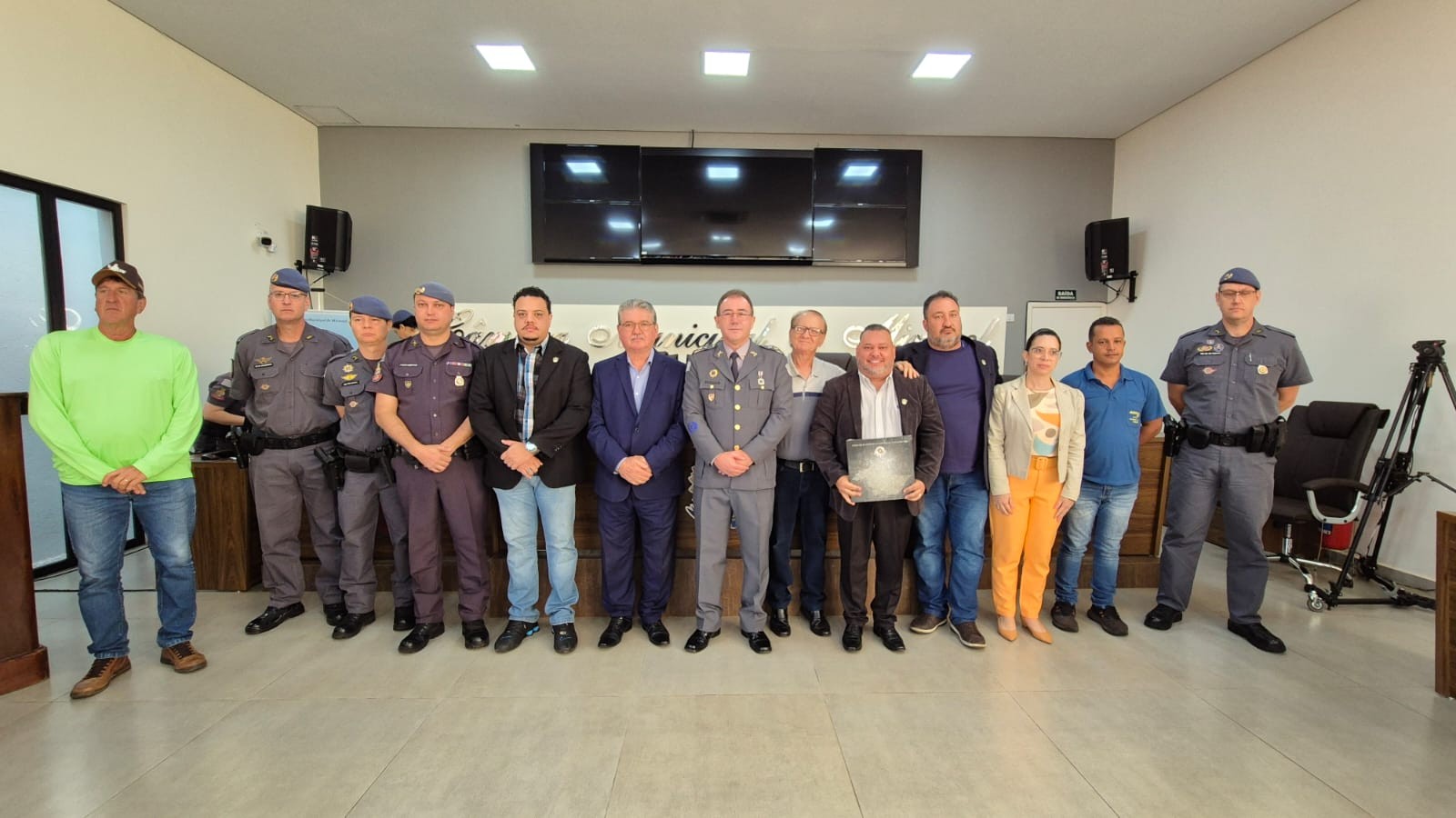 Câmara sedia cerimônia de valorização de Policial Militar e do Dia do Soldado