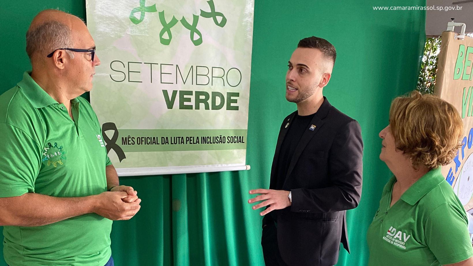 Lei do braile no transporte público de Mirassol é apresentada em Votuporanga