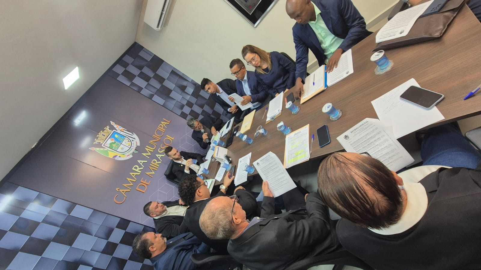 Vereadores questionam secretário de Infraestrutura sobre reforma do Terminal Rodoviário