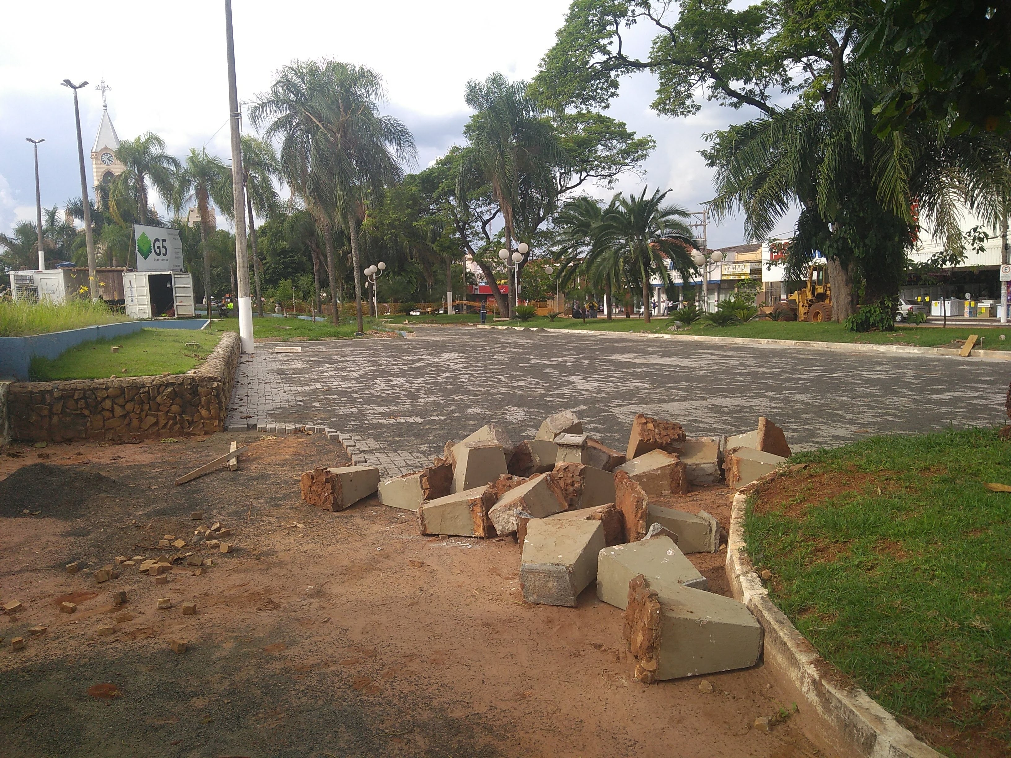 2018111_RequerimentoRevitalizaçãoPraça1